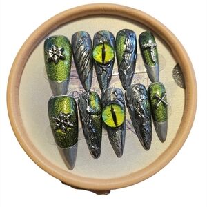 Mystical Dragon Eye Press-On Nails - Green and Silver